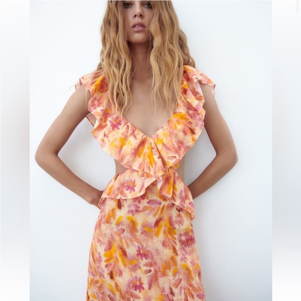 Gorgeous orange floral Zara ruffle dress 🧡